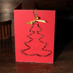 Weihnachtskarte mit Weihnachtsschmuck basteln
