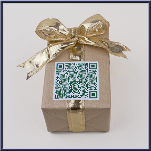 Geschenk verpacken mit QR Code