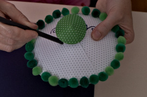 Bleistift durchstechen Bleistift durchstechen